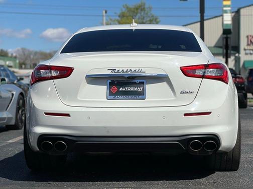 Bianco 2018 Maserati Ghibli Base