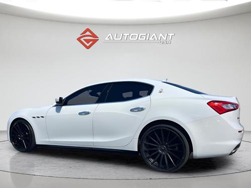 Bianco 2018 Maserati Ghibli Base