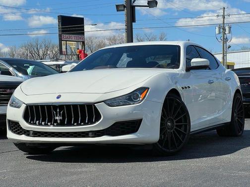 Bianco 2018 Maserati Ghibli Base