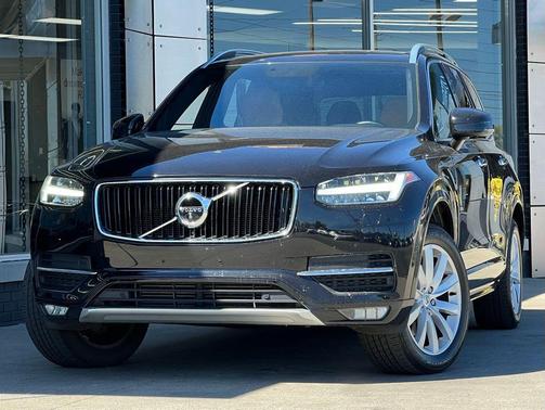 2017 Volvo XC90 T6 Momentum