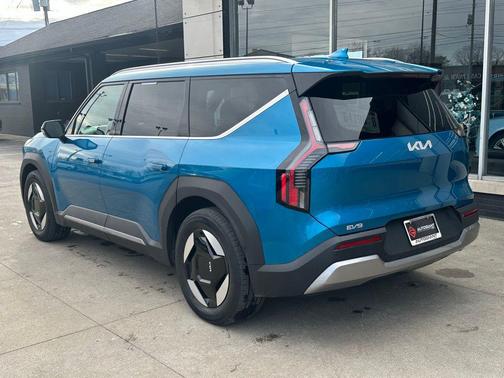 2025 Kia EV9 Wind