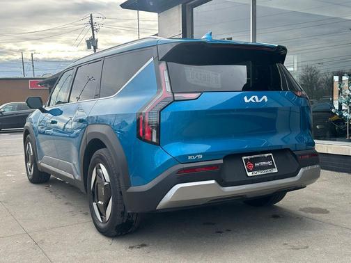 2025 Kia EV9 Wind