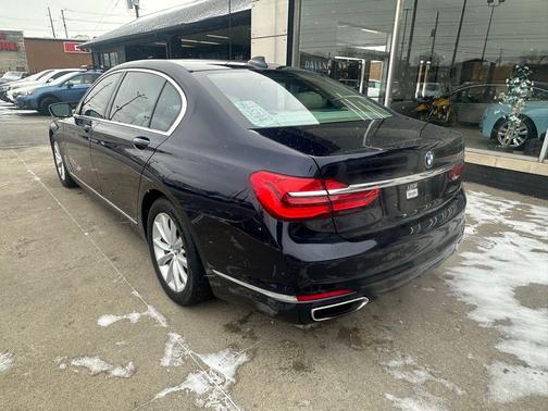 2016 BMW 740 740i