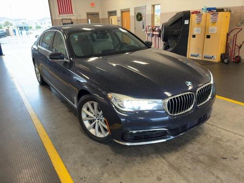 2016 BMW 740 740i