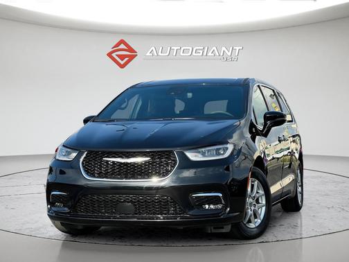Diamond Black Crystal Pearlcoat 2025 Chrysler Pacifica L