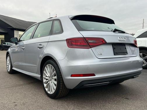 2016 Audi A3 e-tron 1.4T Premium