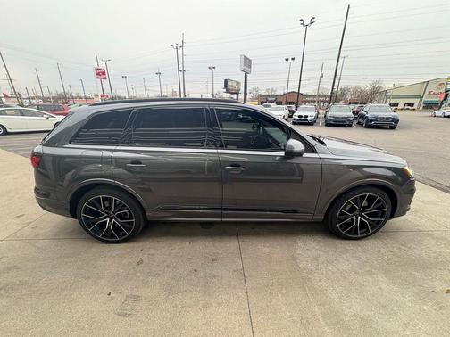 2021 Audi Q7 55 Prestige