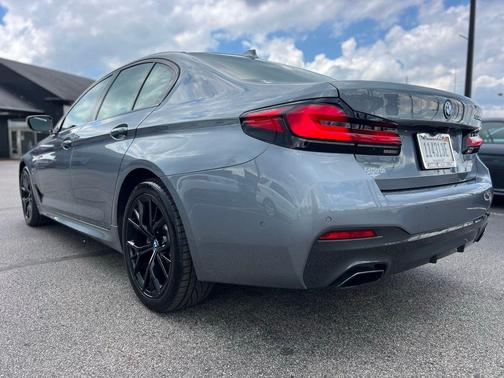 2022 BMW 530e Base