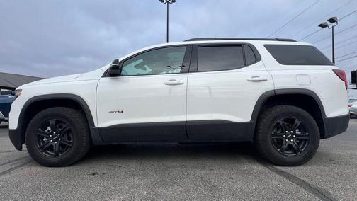 2022 GMC Acadia AT4