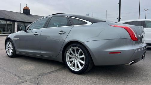 2013 Jaguar XJ Base