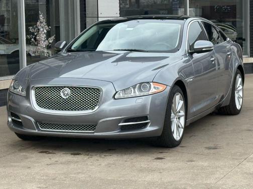 2013 Jaguar XJ Base