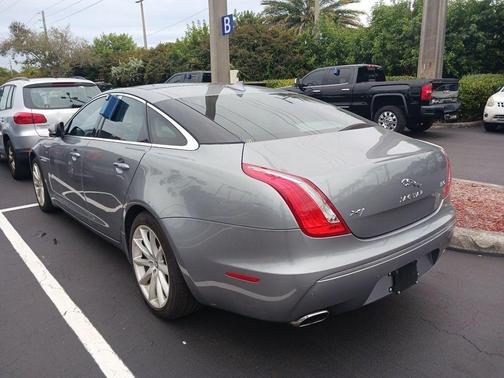 2013 Jaguar XJ Base