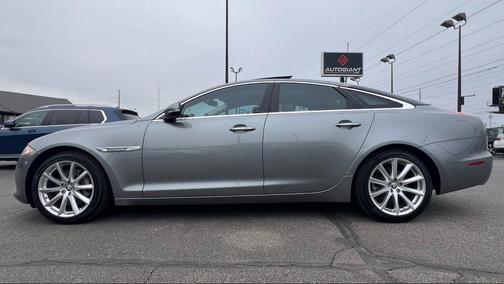 2013 Jaguar XJ Base