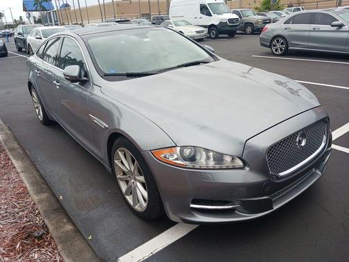 2013 Jaguar XJ Base