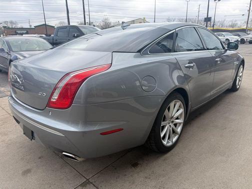 2013 Jaguar XJ Base