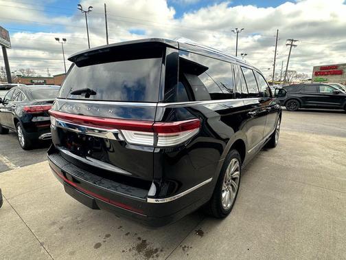 2023 Lincoln Navigator Standard L