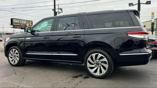 2023 Lincoln Navigator Standard L