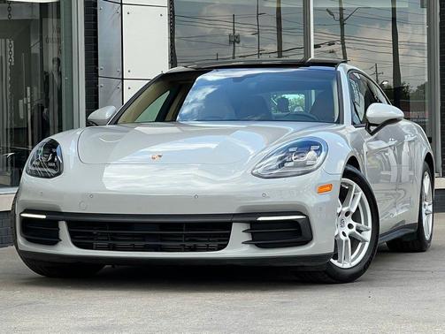 2018 Porsche Panamera 4