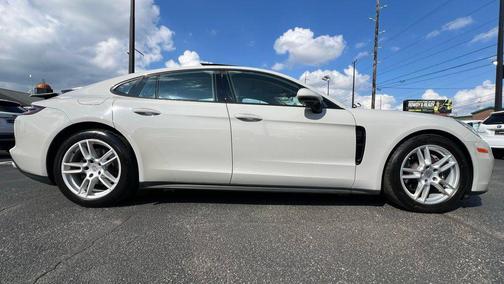 2018 Porsche Panamera 4