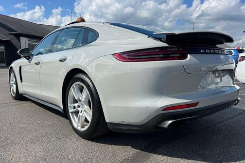 2018 Porsche Panamera 4