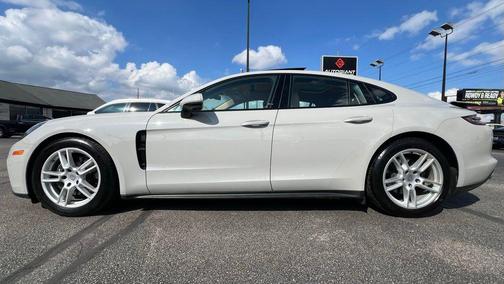 2018 Porsche Panamera 4