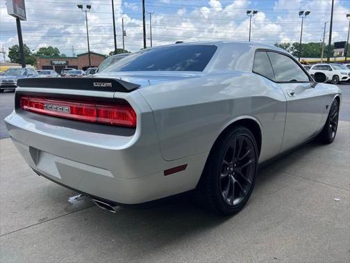 2008 Dodge Challenger SRT8