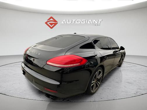 2016 Porsche Panamera 4