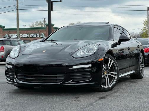 2016 Porsche Panamera 4