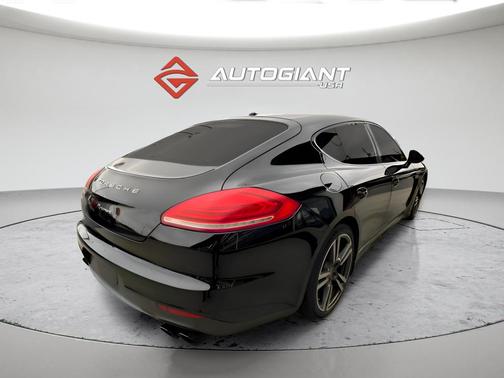 2016 Porsche Panamera 4