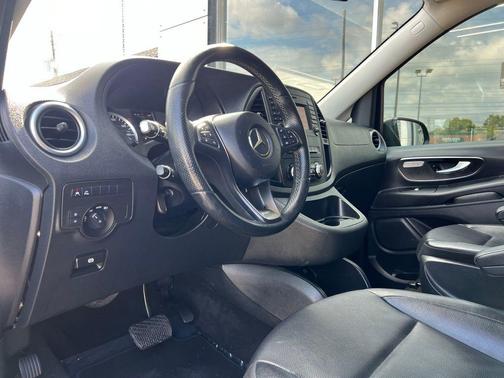 2018 Mercedes-Benz Metris Base