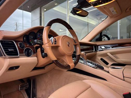 2012 Porsche Panamera Turbo