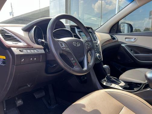 2017 Hyundai SANTA FE SE Ultimate
