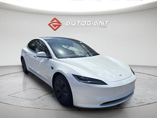 Pearl White Multi-Coat 2024 Tesla Model 3 Long Range
