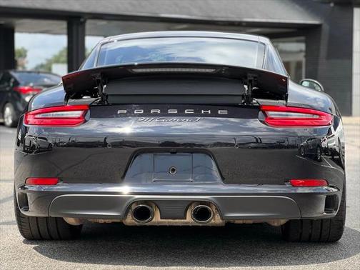 2019 Porsche 911 Carrera