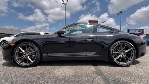 2019 Porsche 911 Carrera
