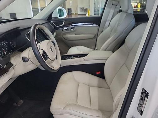 2019 Volvo XC90 T5 Momentum