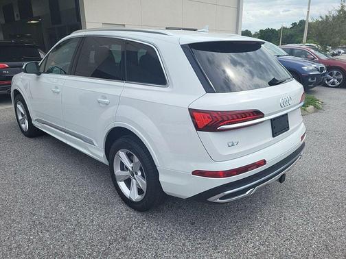 2023 Audi Q7 55 Premium