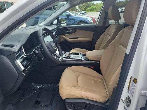 2023 Audi Q7 55 Premium
