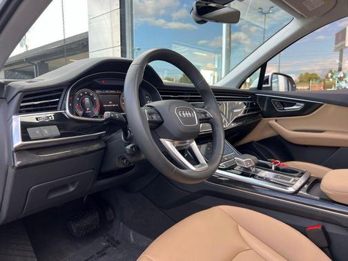 2023 Audi Q7 55 Premium