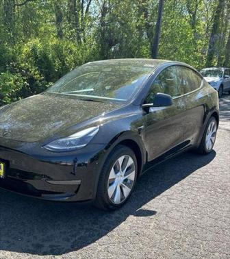 2023 Tesla Model Y Long Range Dual Motor All-Wheel Drive