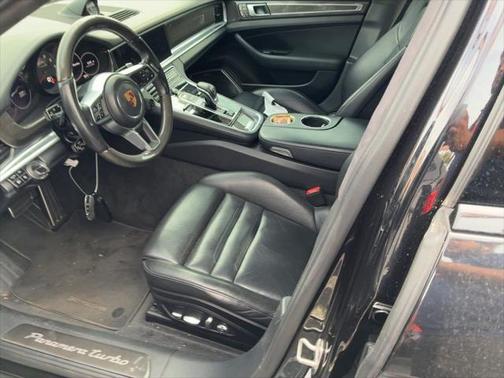 2017 Porsche Panamera Turbo