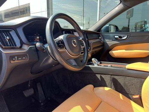 2022 Volvo XC60 Recharge Plug-In Hybrid T8 Inscription