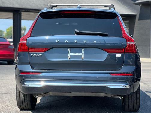 2022 Volvo XC60 Recharge Plug-In Hybrid T8 Inscription