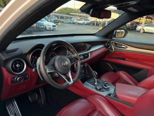 2019 Alfa Romeo Stelvio Ti Sport