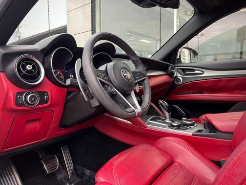 2019 Alfa Romeo Stelvio Ti Sport