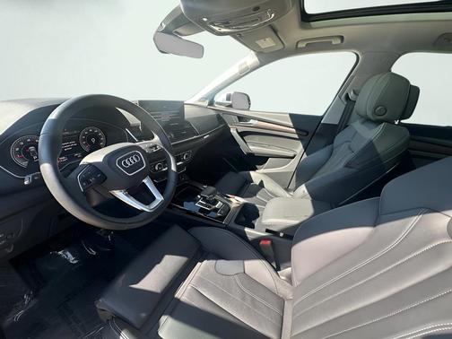 Silver Metallic 2025 Audi Q5 45 S line Premium Plus