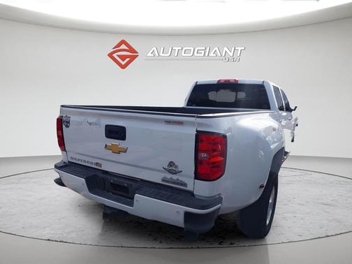 Summit White 2017 Chevrolet Silverado 3500 High Country