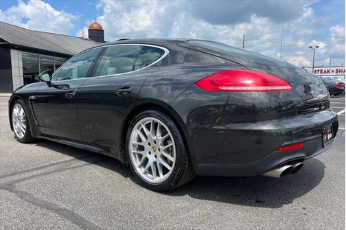 2014 Porsche Panamera 4