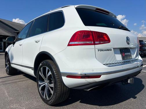 2017 Volkswagen Touareg V6 Wolfsburg Edition