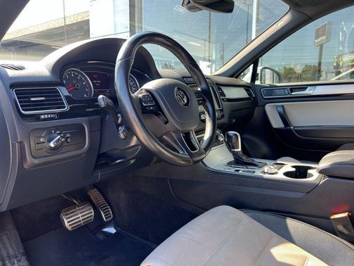 2017 Volkswagen Touareg V6 Wolfsburg Edition